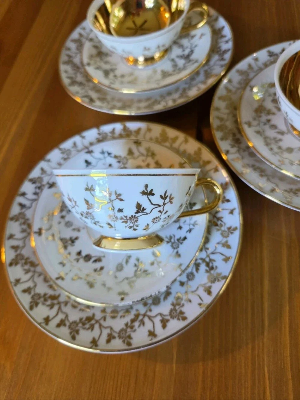 Vintage Hutschenreuther Selb Bavaria Dresden Gold Gilt Demitasse Trio Sets Set 3